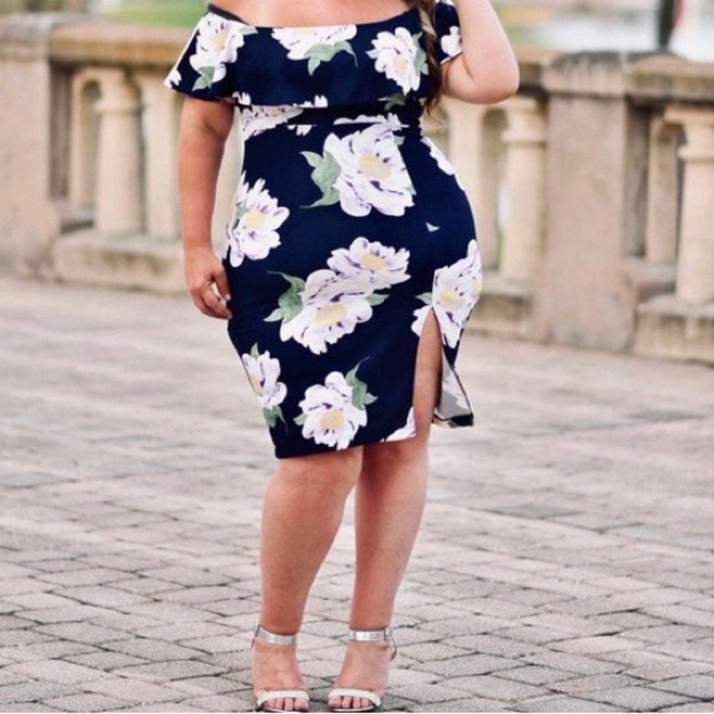 **Clearance**

Premier Amour Off The Shoulder Navy Floral Dress - Size 8